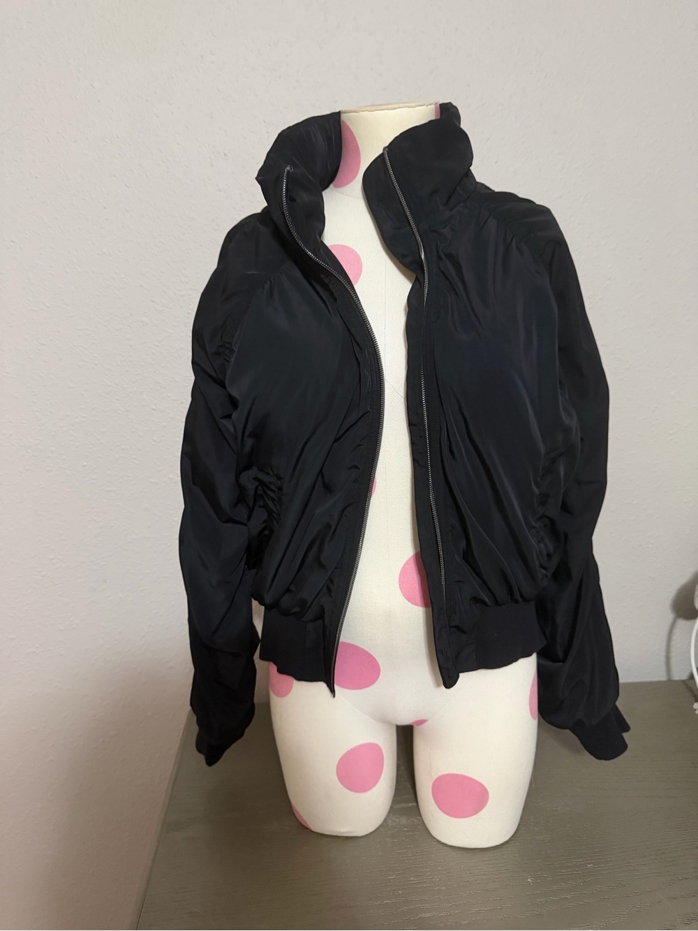 Athleta cropped bomber  XS